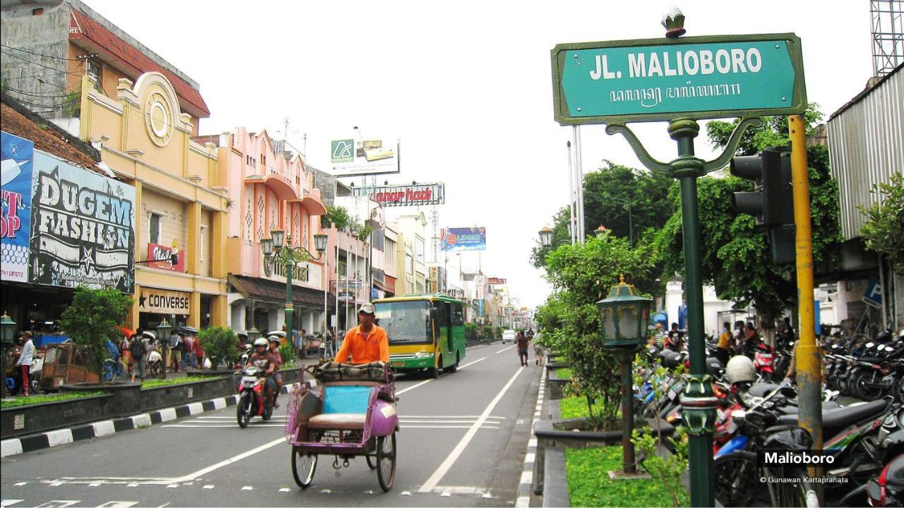 D'Talent Hotel Yogyakarta Ngoại thất bức ảnh