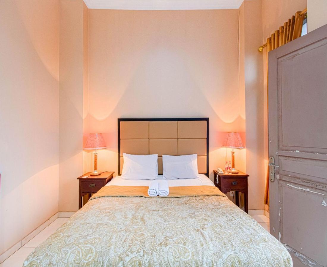 D'Talent Hotel Yogyakarta Ngoại thất bức ảnh