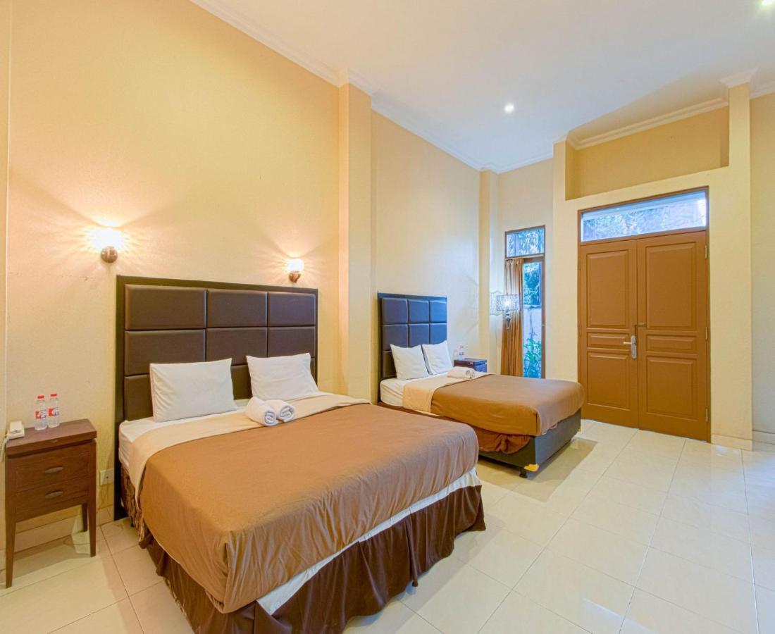 D'Talent Hotel Yogyakarta Ngoại thất bức ảnh