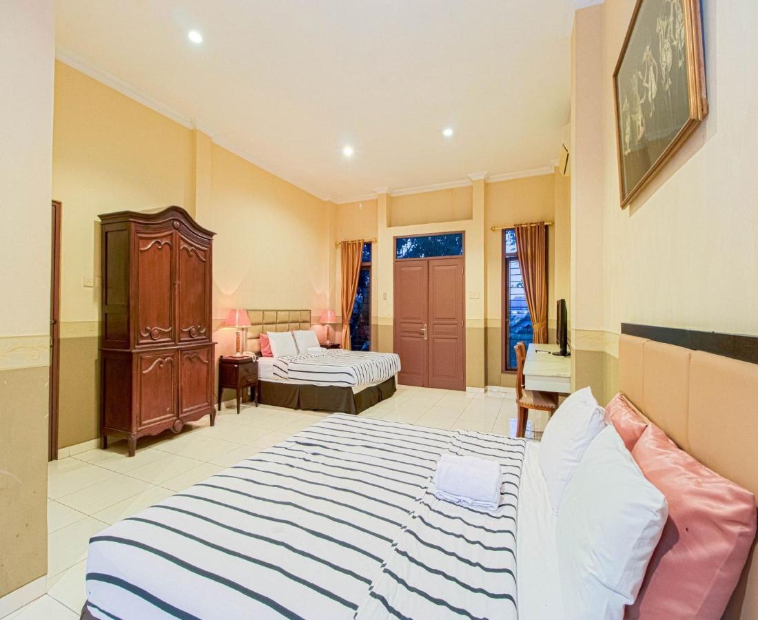 D'Talent Hotel Yogyakarta Ngoại thất bức ảnh