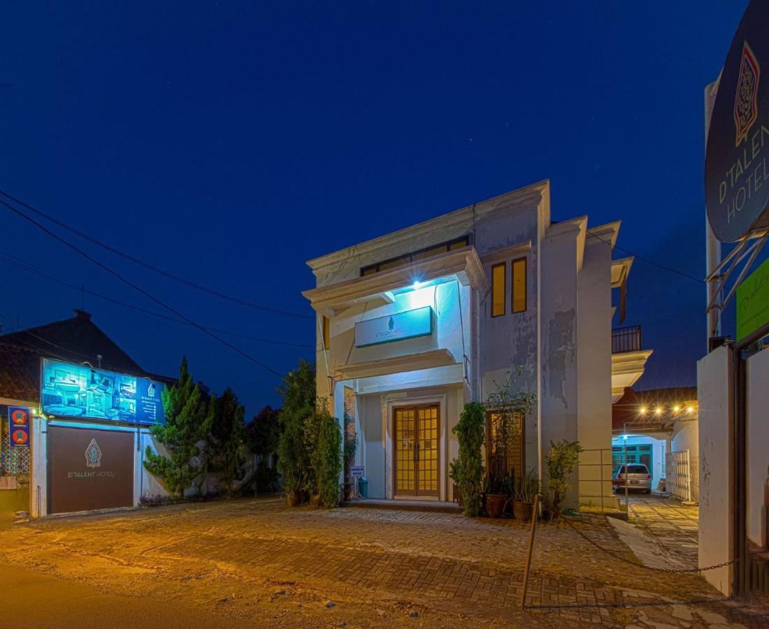 D'Talent Hotel Yogyakarta Ngoại thất bức ảnh