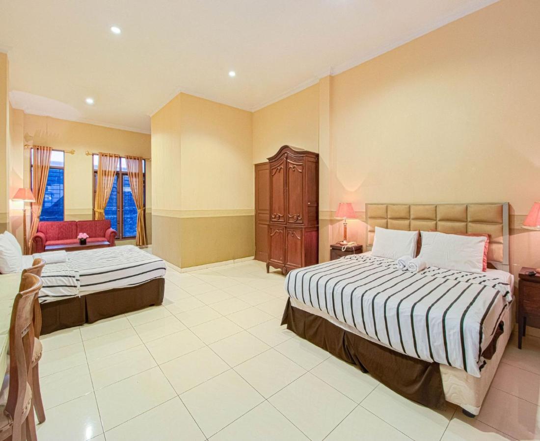 D'Talent Hotel Yogyakarta Ngoại thất bức ảnh